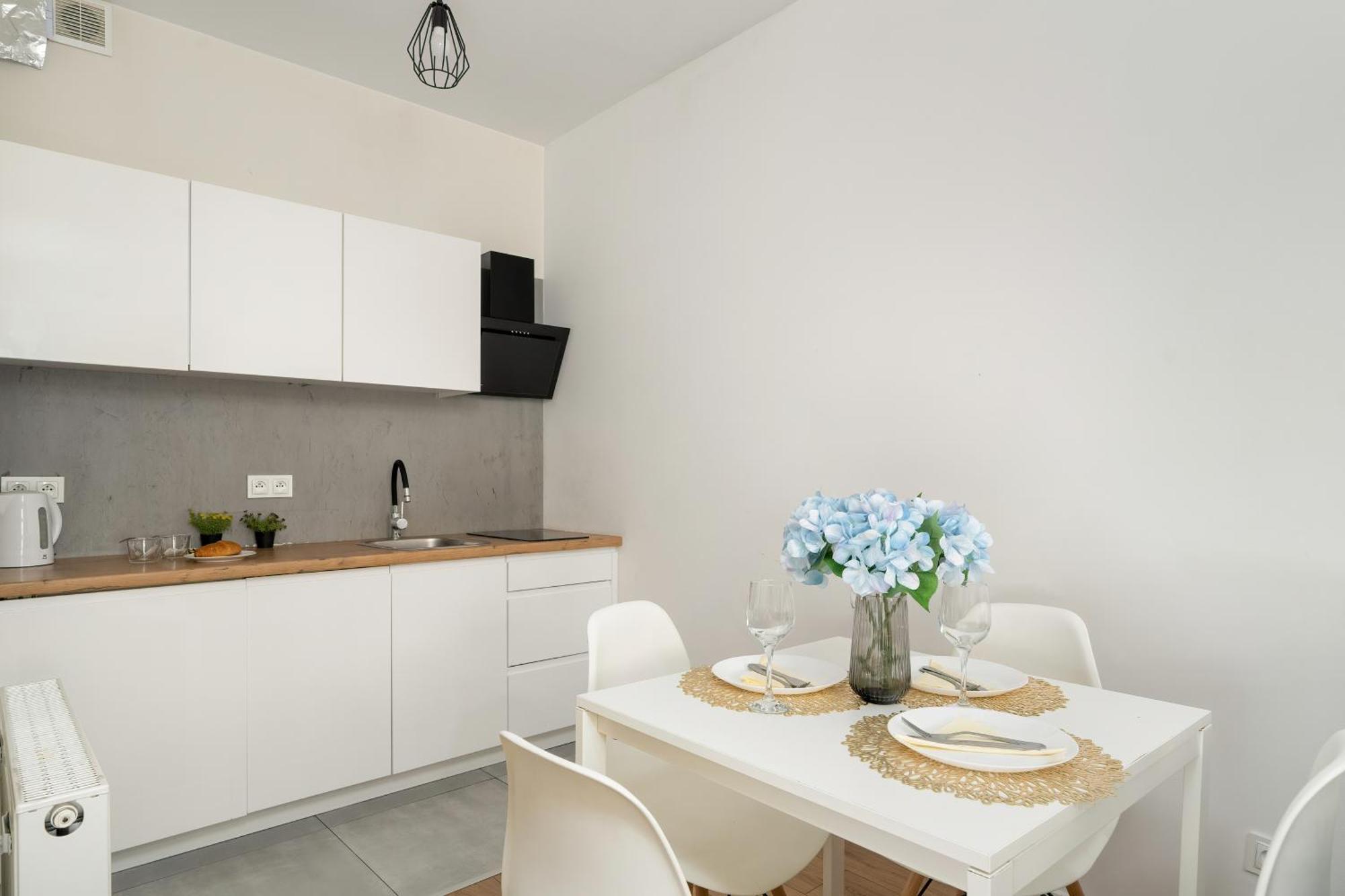 Stylowe I Eleganckie Studia Very Berry W Poznaniu By Noclegi Renters Exterior photo